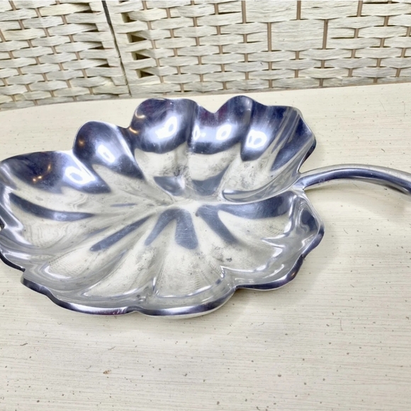 Vintage 90s Cast Aluminum 15" Leaf Bowl By Ihi India - Picture 7 of 7